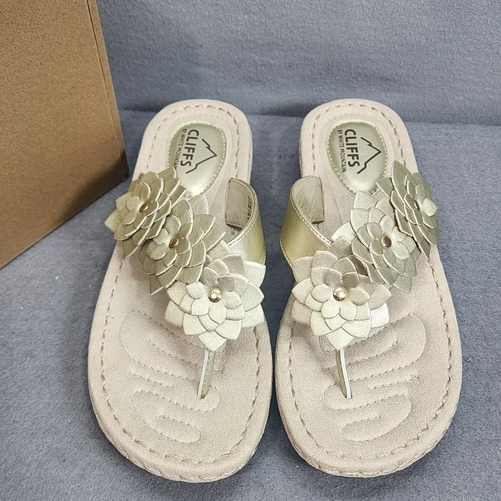 Cliffs by White Mountain Content Sandal Gold Floral Wedge Womens‎ 6M NEW